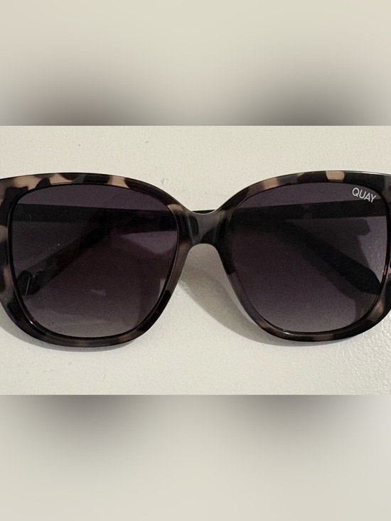 Quay Australia Accessories - Quay Australia Oversized Sunglasses in Dark Tortoise and Black